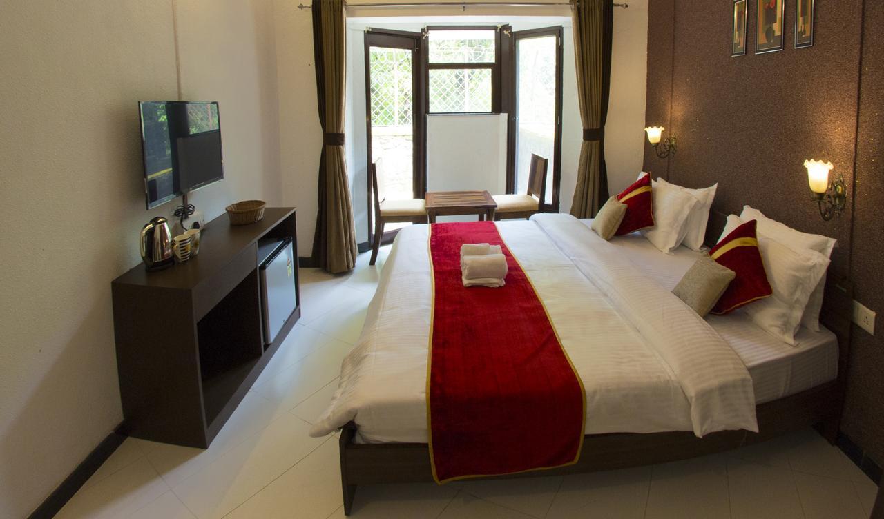 Velvet County Resort & Spa Лонавала Екстериор снимка