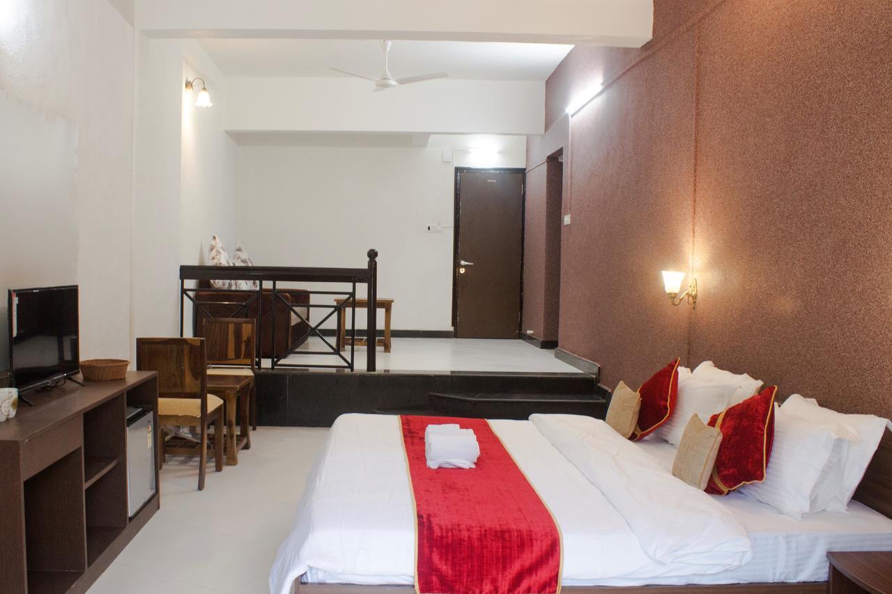 Velvet County Resort & Spa Лонавала Екстериор снимка