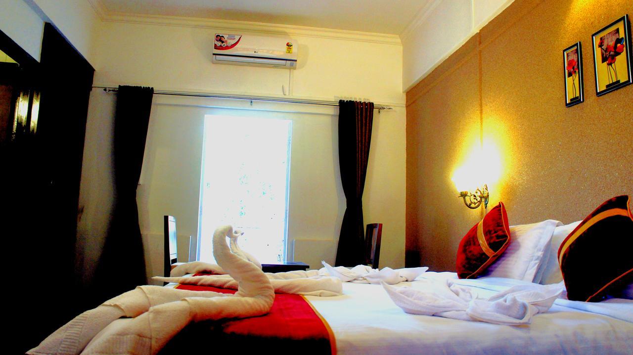 Velvet County Resort & Spa Лонавала Екстериор снимка